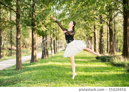 Ballerina Ballerina 35826958