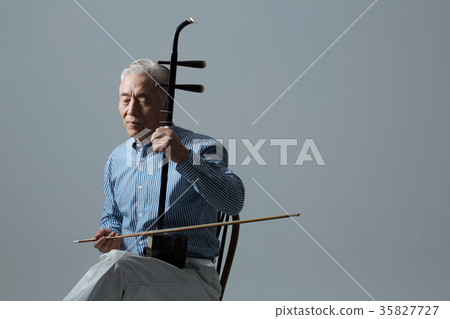 一個健康老年人愛好的畫象 一個健康老年人愛好的畫象 35827727
