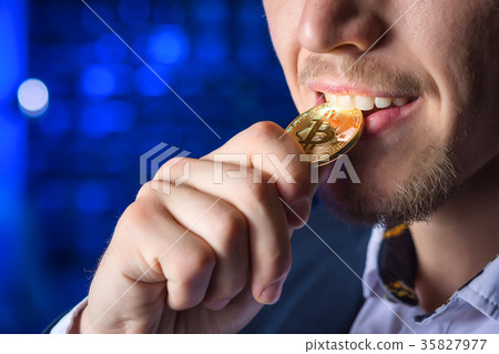 coin bitcoin cryptocurrency coin bitcoin cryptocurrency 35827977