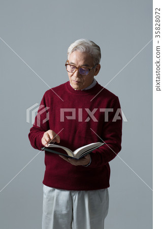 健康老人讀書的畫象 健康老人讀書的畫象 35828072