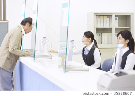 銀行職員 35828607