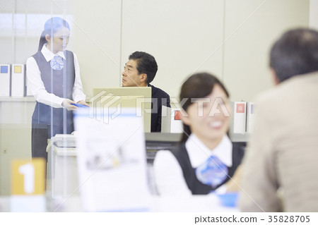 Bank worker 35828705