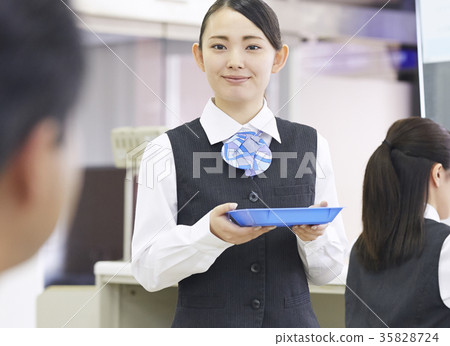 Bank worker Bank worker 35828724