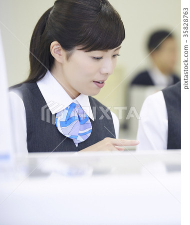 銀行職員 35828763