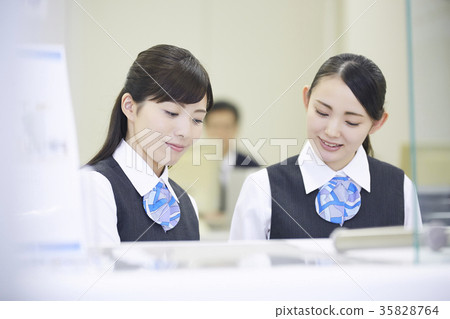 銀行職員 銀行職員 35828764