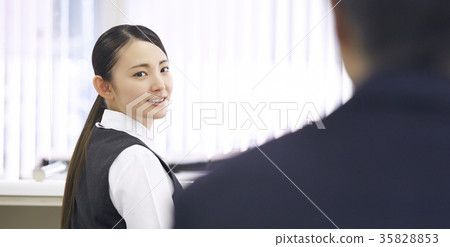 銀行職員 銀行職員 35828853