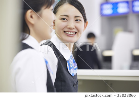 銀行職員 35828860