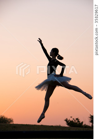 Ballerina Ballerina 35829617