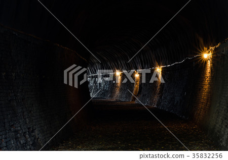 前JNR Shinonoi線被遺棄的課程Sangosan隧道 35832256