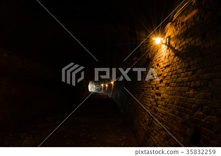 前JNR Shinonoi線被遺棄的課程Sangosan隧道 35832259