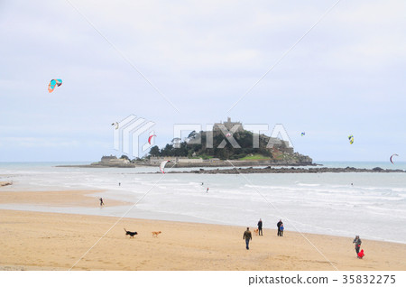 Landscape of St Michaels Mount from Marathon Beach, England Landscape of St Michaels Mount from Marathon Beach, England 35832275