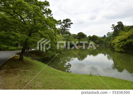 Sen-dong Imperial Park Kitousei Gyoen Pond 35836300