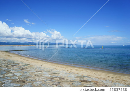 秋天的雨水海岸 35837388