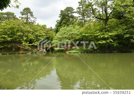 Sendong Gosho Minami-ike Koyobashi 35839251