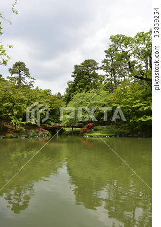 Sendong Gosho Minami-ike Koyobashi Sendong Gosho Minami-ike Koyobashi 35839254