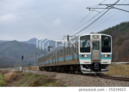 Series 211 Shinonoi line 3 3 35839925