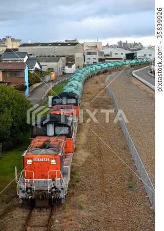 Yokkaichi freight of DD51 heavyweights 35839926