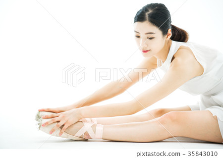 芭蕾舞女演員 35843010
