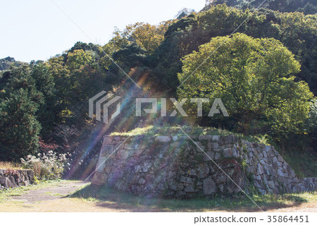 Tsukiyama Tomida Castle leading Tsukiyama Tomida Castle leading 35864451