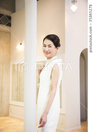 美女中年婦女 美女中年婦女 35865276
