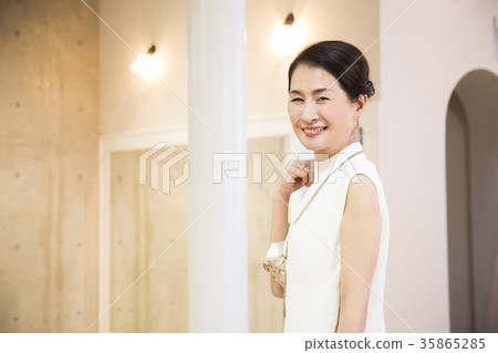 美女中年婦女 美女中年婦女 35865285