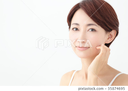 Beauty middle women Beauty middle women 35874695