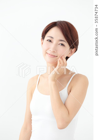 Beauty middle women Beauty middle women 35874734