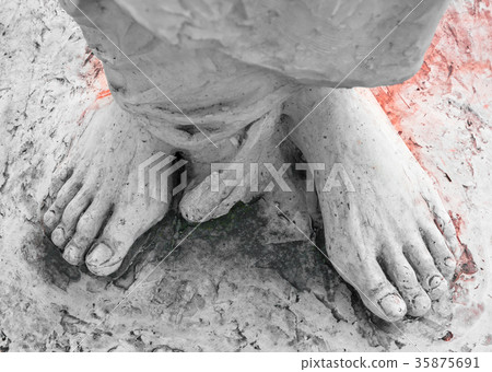 Foot of Christ bloodied 35875691
