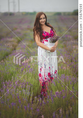 Beautifull brunette buxom nubile Beautifull brunette buxom nubile 35876593