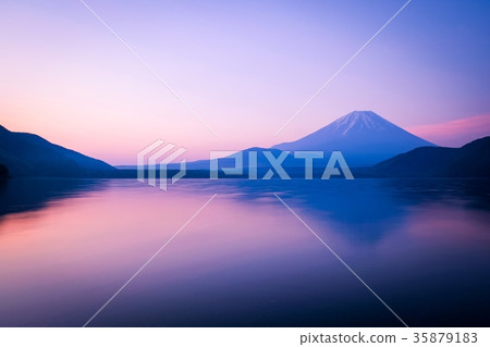 Lake Honjo (dawn) Lake Honjo (dawn) 35879183