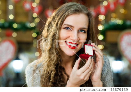 girl enjoy ring on valentine's day girl enjoy ring on valentine's day 35879189