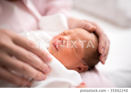 Newborn 0 months old Newborn 0 months old 35882248