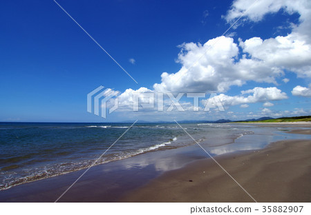 The sky and the sea of Fukiagehama 35882907