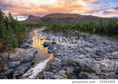 Sjoa river in Jotunheim National Park, Norway Sjoa river in Jotunheim National Park, Norway 35883808