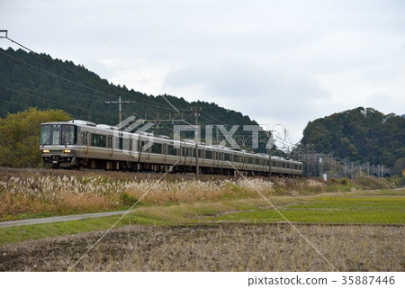 223系列東海道8號線 35887446