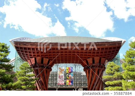 Kanazawa Station 35887884