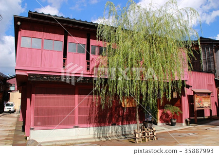 Higashi Chaya Street 35887993