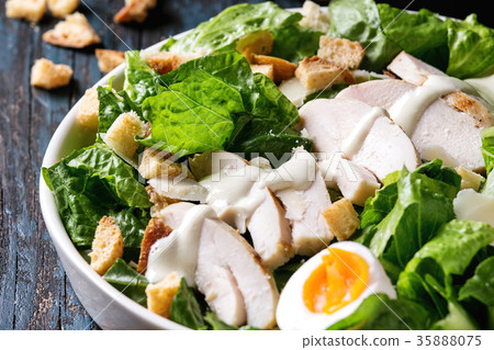 Classic Caesar salad 35888075