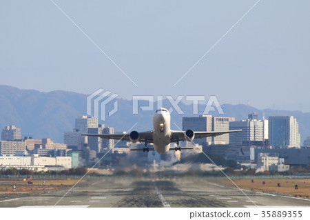 伊丹機場飛機起飛大阪國際機場客機稻川 伊丹機場飛機起飛大阪國際機場客機稻川 35889355