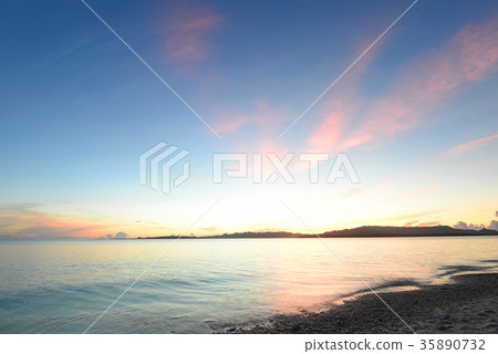 Okinawa's beautiful sea and sky 35890732