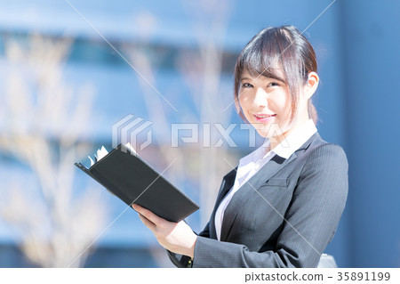 Woman OL Business Suit Portrait Suit Recruit Green Background With Suit 35891199