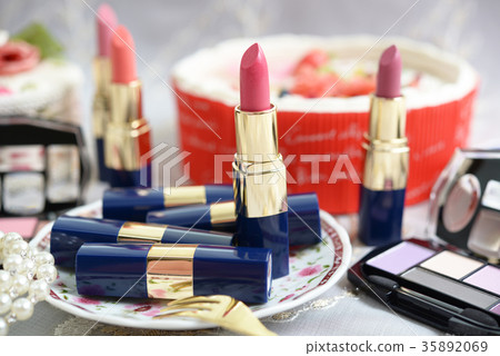 Cosmetic image Cosmetic image 35892069