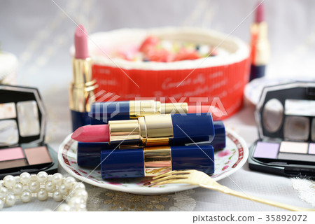 Cosmetic image Cosmetic image 35892072