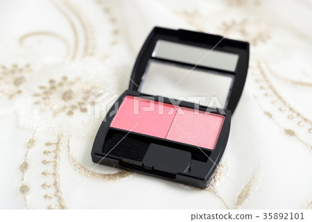 Cosmetic image Cosmetic image 35892101