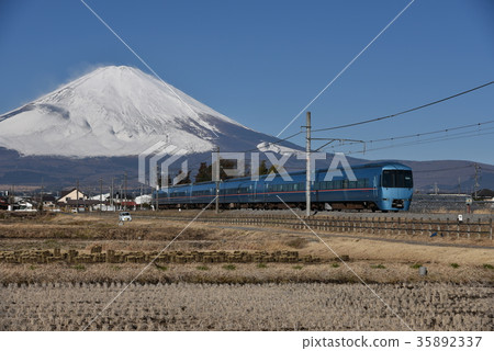Limited express Asagiri and Mt. Fuji 35892337