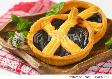 small plum jam tarts small plum jam tarts 35897145