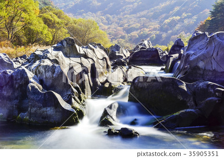 位於慶北省青松郡白城潭谷 35905351