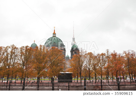 德國柏林,柏林大教堂,秋天,ドイツベルリン、ベルリン大聖堂、秋、Berlin Cathedral, 德國柏林,柏林大教堂,秋天,ドイツベルリン、ベルリン大聖堂、秋、Berlin Cathedral, 35909615