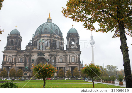 德國柏林，柏林大教堂，秋天，ドイツベルリン、ベルリン大聖堂、秋、Berlin Cathedral, 35909619