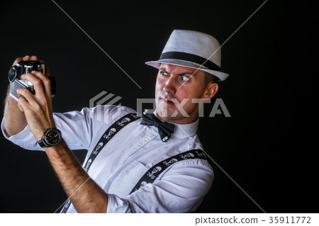 Young stylish man taking selfportrait 35911772